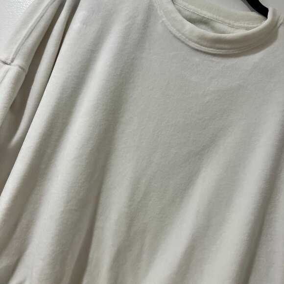 🤍 Abercrombie & Fitch White Velour Sweatshirt (M) 🤍 - Picture 3 of 6